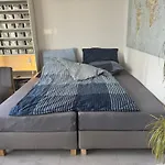 Luxus In Berlin Mitte Mit Laptop, Grossem Tv, Neuem Bett Und Privatem Badezimmer